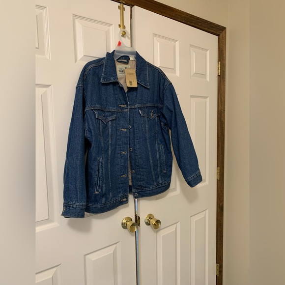 Levi's Jackets & Blazers - Levi’s baggy trunker jacket